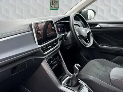Usado VW T-Roc Style 113 HP (83 kW) 2024 Cinzento SUV