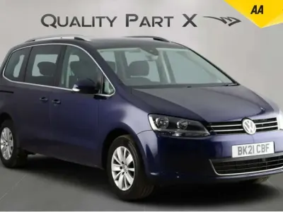 Usado VW Sharan SE 150 HP (110 kW) 2021 Azul Monovolume