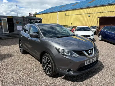 Used Nissan Qashqai Tekna 130 HP (95 kW) 2016 Grey SUV