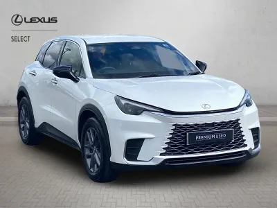 Used Lexus LBX 136 HP (100 kW) 2024 White SUV