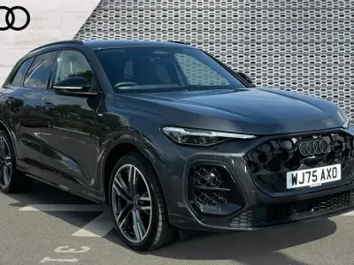 Begagnad Audi Q5 Advanced 204 HK (150 kW) 2025 Grå SUV