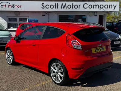 Used Ford Fiesta ST-Line 100 HP (73 kW) 2017 Red Hatchback