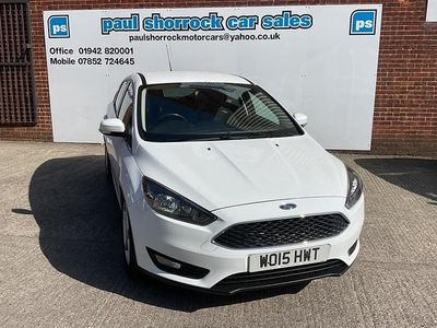 Used Ford Focus Zetec 120 HP (88 kW) 2015 White Hatchback