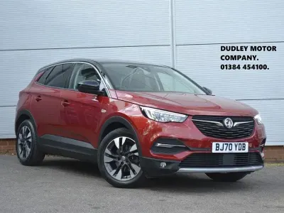 Used Vauxhall Grandland X SRi 130 HP (95 kW) 2020 Red SUV