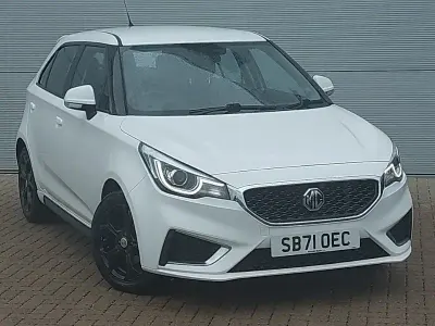 Begagnad MG MG3 Exclusive 106 HK (77 kW) 2022 Vit Halvkombi
