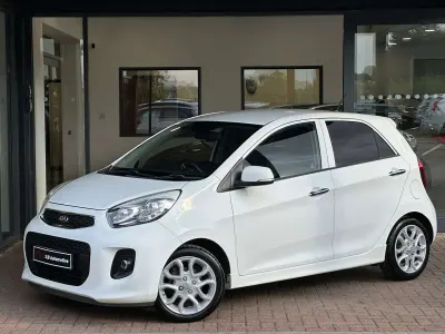 Used Kia Picanto 84 HP (61 kW) 2015 White Hatchback