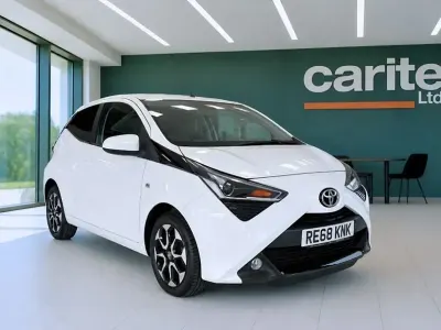 Gebraucht Toyota Aygo X-plore 72 PS (52 kW) 2019 Weiß Kleinwagen