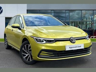 Używany VW Golf VIII Style 200 KM (147 kW) 2022 Żółty Hatchback