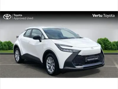 Used Toyota C-HR 140 HP (102 kW) 2024 White SUV