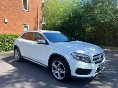 Usado Mercedes GLA200 AMG line 136 HP (100 kW) 2016 Branco SUV