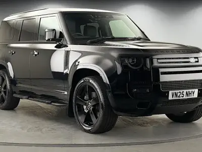 Used Land Rover Defender HSE Dynamic 350 HP (257 kW) 2025 Santorini black SUV