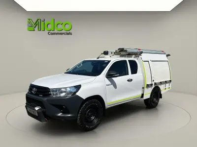 Used Toyota HiLux Active 150 HP (110 kW) 2017 White Pickup