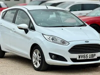 Used Ford Fiesta Zetec 98 HP (72 kW) 2015 White Hatchback