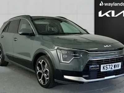 Used Kia Niro 2023 Green SUV