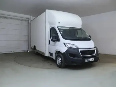Used Peugeot Boxer Business-Line 140 HP (102 kW) 2022 White Van