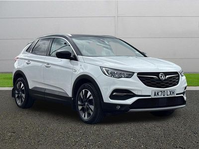 Used Vauxhall Grandland X SRi 130 HP (95 kW) 2020 White SUV