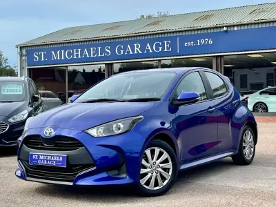 Used Toyota Yaris 114 HP (83 kW) 2023 Blue Hatchback