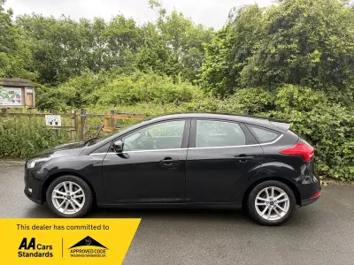 Used Ford Focus Zetec 125 HP (91 kW) 2015 Black Hatchback