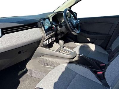 Begagnad Renault Clio V Evolution 143 HK (105 kW) 2024 Grå Halvkombi