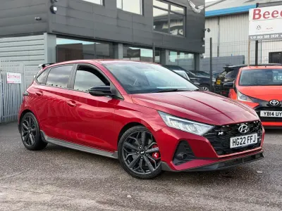 Käytetty Hyundai i20 204 HP (150 kW) 2022 Punainen Viistoperä