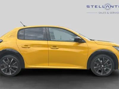 Used Peugeot 208 GT 99 HP (72 kW) 2023 Yellow Hatchback