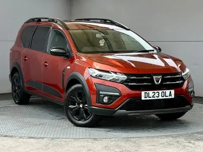 Usado Dacia Jogger Extreme 110 HP (80 kW) 2023 Castanho Monovolume