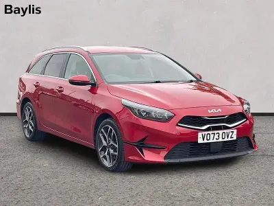Używany Kia Ceed 2023 Czerwony Hatchback