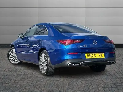 Usado Mercedes CLA180 Executive 134 HP (98 kW) 2025 Azul Sedan