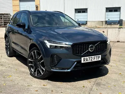 Used Volvo XC60 Ultimate 250 HP (183 kW) 2023 Blue SUV