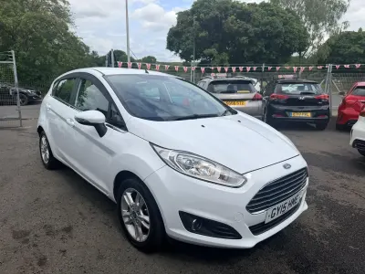 Used Ford Fiesta Zetec 2015 White Hatchback