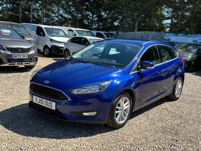 Begagnad Ford Focus Zetec 125 HK (91 kW) 2016 Blå Halvkombi