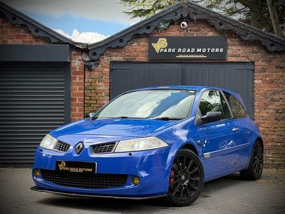 Usado Renault Mégane III 270 HP (198 kW) 2008 Azul Citadino