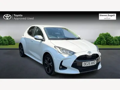 Used Toyota Yaris Design 2025 White Hatchback