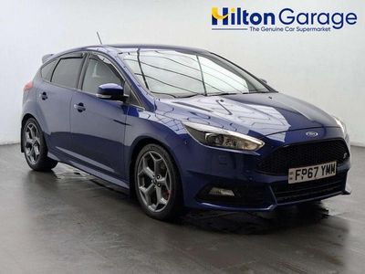 Used Ford Focus ST 185 HP (136 kW) 2017 Blue Hatchback