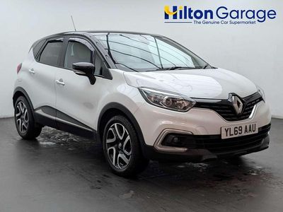 Used Renault Captur Iconic 90 HP (66 kW) 2019 White and black SUV