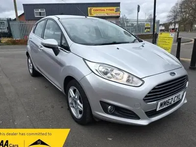 Begagnad Ford Fiesta Zetec 2013