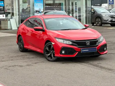 Begagnad Honda Civic SR 126 HK (92 kW) 2019 Röd Halvkombi