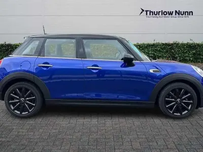 Usado Mini Cooper Classic 136 HP (100 kW) 2018 Azul Citadino