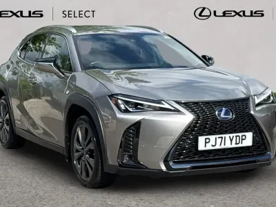 Usado Lexus UX Sport Line 184 HP (135 kW) 2021 Prateado SUV