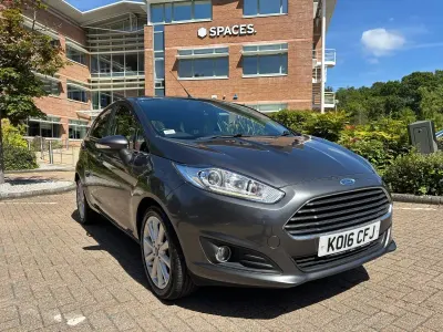 Used Ford Fiesta Titanium 125 HP (91 kW) 2016 Grey Hatchback