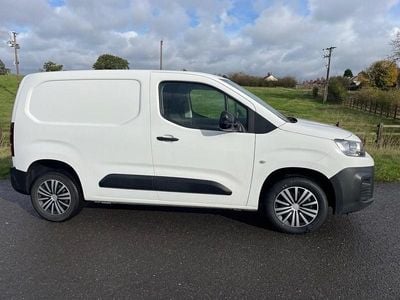 Used Citroën Berlingo 100 HP (73 kW) 2022 White MPV
