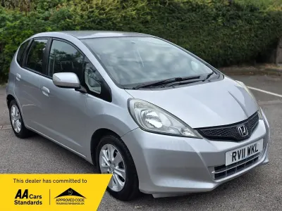 Used Honda Jazz ES 98 HP (72 kW) 2011 Silver Hatchback