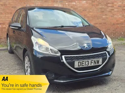 Used Peugeot 208 Access 82 HP (60 kW) 2013 Black Hatchback