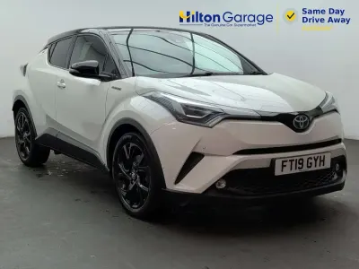Used Toyota C-HR 122 HP (89 kW) 2019 White SUV