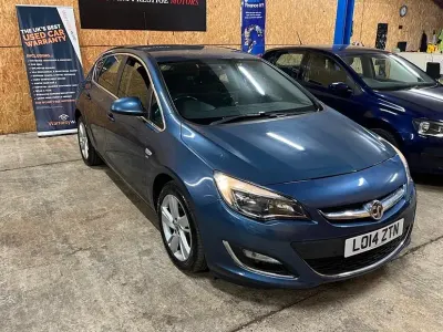 Used Vauxhall Astra SRi 115 HP (84 kW) 2014 Blue Hatchback