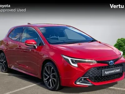 Używany Toyota Corolla 140 KM (102 kW) 2023 Czerwony Hatchback
