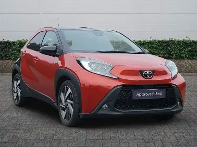 Używany Toyota Aygo X 72 KM (52 kW) 2023 Czerwony SUV