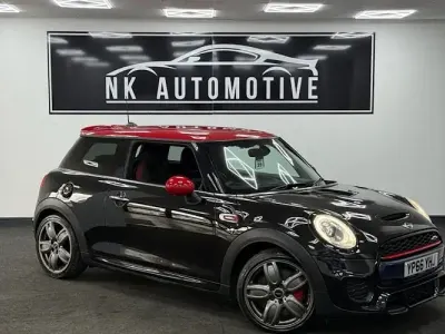 Usado Mini John Cooper Works Hatch 231 CV (169 kW) 2017 Utilitario