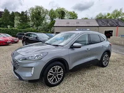Käytetty Ford Kuga Titanium 190 HP (139 kW) 2021 Hopea Katumaasturi