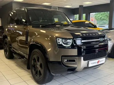Used Land Rover Defender 400 HP (294 kW) 2021 Bronze and black SUV